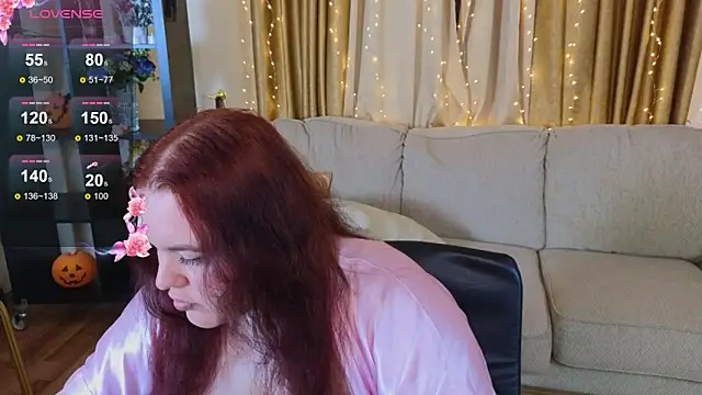 LindaBermer online show from December 18, 2025, 11:47 am