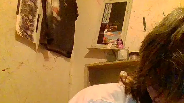 Snapshot of becky1111 chatting on June 1, 2026, 9:31 am becky1111 online show from June 1, 2026, 9:31 am
