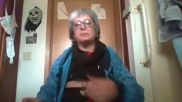 Snapshot of becky1111 chatting on May 31, 2026, 1:39 pm becky1111 online show from May 31, 2026, 1:39 pm