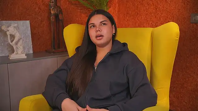 Snapshot of SunnyOstroski chatting on December 19, 2025, 11:56 am SunnyOstroski online show from December 19, 2025, 11:56 am