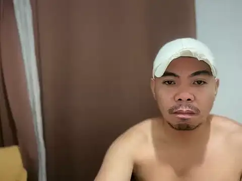 chubbybear 08 online show from February 19, 2026, 4:04 pm