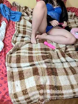 mounette220 online show from December 19, 2025, 10:23 pm