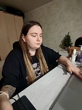 Snapshot of Elyslis chatting on December 18, 2025, 11:19 pm Elyslis online show from December 18, 2025, 11:19 pm