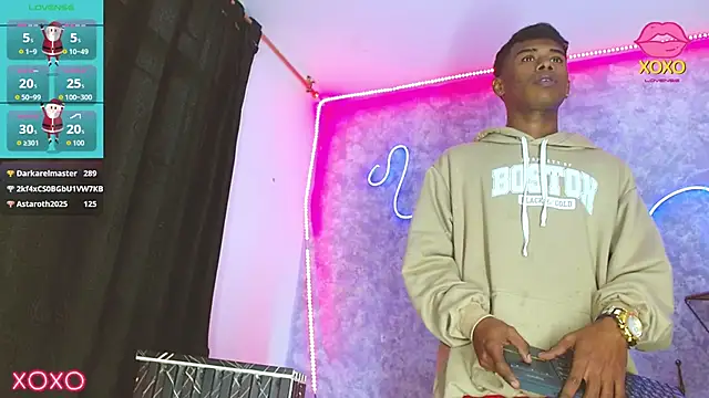 Snapshot of Yoim_Williams chatting on December 18, 2025, 7:50 pm Yoim Williams online show from December 18, 2025, 7:50 pm