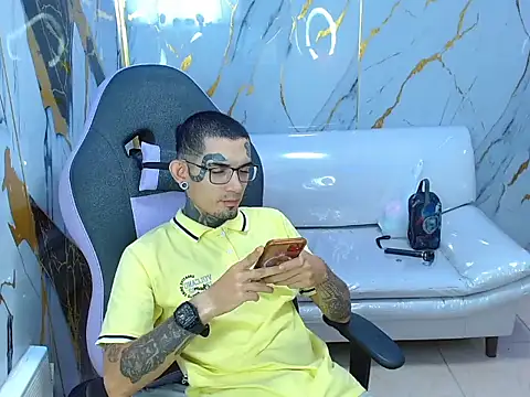 Boy tatto77 online show from June 30, 2026, 12:43 am