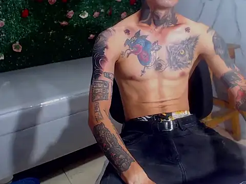 Snapshot of Boy_tatto77 chatting on June 4, 2026, 7:51 pm Boy tatto77 online show from June 4, 2026, 7:51 pm