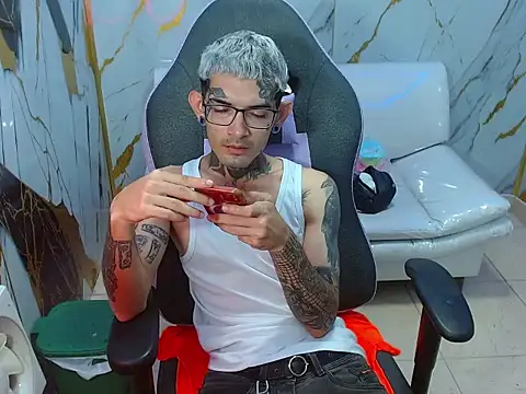 Boy tatto77 online show from February 15, 2026, 3:55 pm