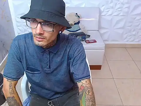 Boy tatto77 online show from March 20, 2026, 1:12 pm