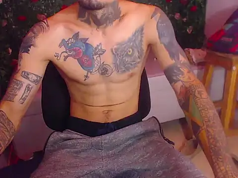 Snapshot of Boy_tatto77 chatting on June 2, 2026, 1:00 pm Boy tatto77 online show from June 2, 2026, 1:00 pm
