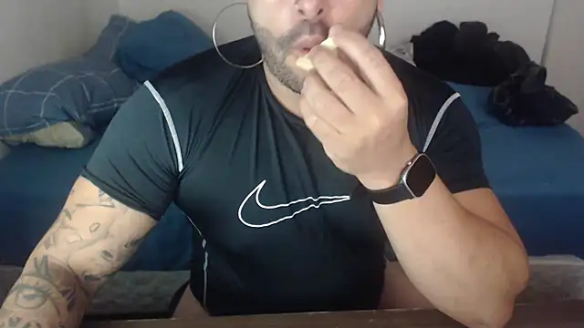 Snapshot of drlluis chatting on March 13, 2026, 5:07 pm drlluis online show from March 13, 2026, 5:07 pm