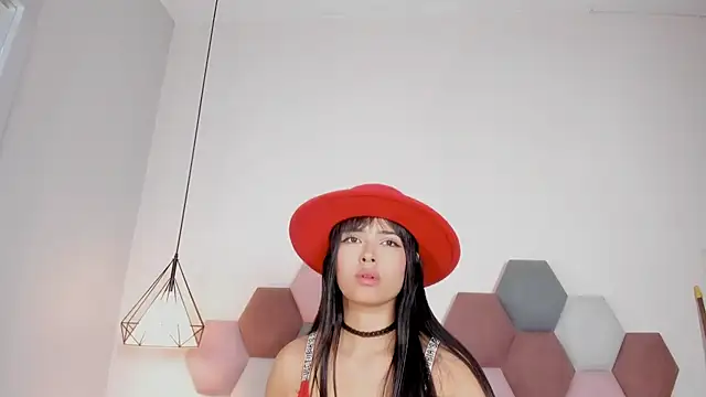 GahiaBelucci online show from April 8, 2026, 4:41 pm