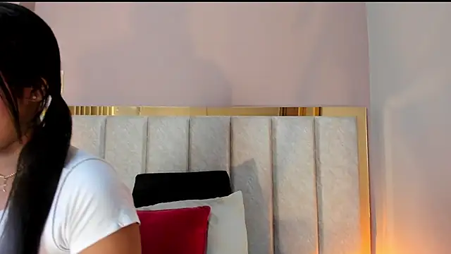 Snapshot of GahiaBelucci chatting on April 25, 2026, 6:05 pm GahiaBelucci online show from April 25, 2026, 6:05 pm