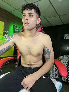 Snapshot of JustynAle2025 chatting on January 17, 2026, 3:54 am JustynAle2025 online show from January 17, 2026, 3:54 am