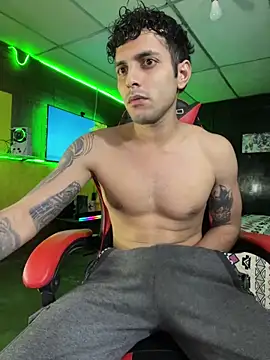 Snapshot of JustynAle2025 chatting on February 12, 2026, 4:07 pm JustynAle2025 online show from February 12, 2026, 4:07 pm