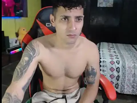 Snapshot of JustynAle2025 chatting on December 22, 2025, 10:54 pm JustynAle2025 online show from December 22, 2025, 10:54 pm