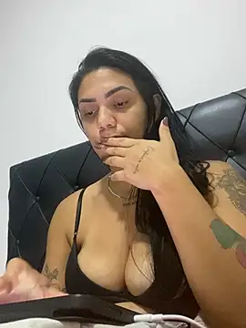 Nini  online show from March 26, 2026, 2:21 am