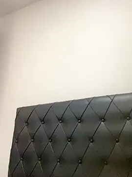 Nini  online show from December 21, 2025, 2:30 pm