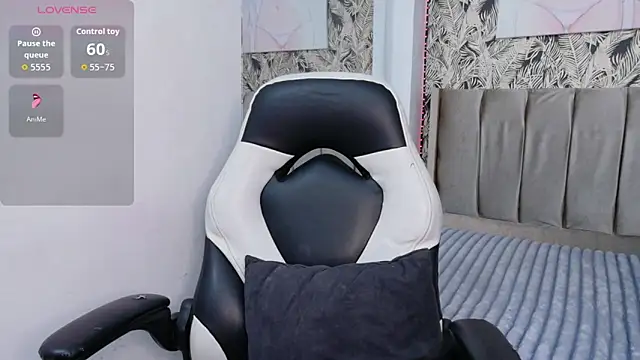 Anisha katee online show from December 22, 2025, 7:47 pm