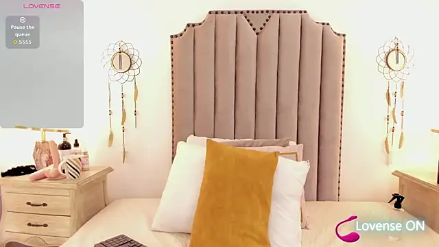 amber  ferrera online show from April 11, 2026, 7:45 am