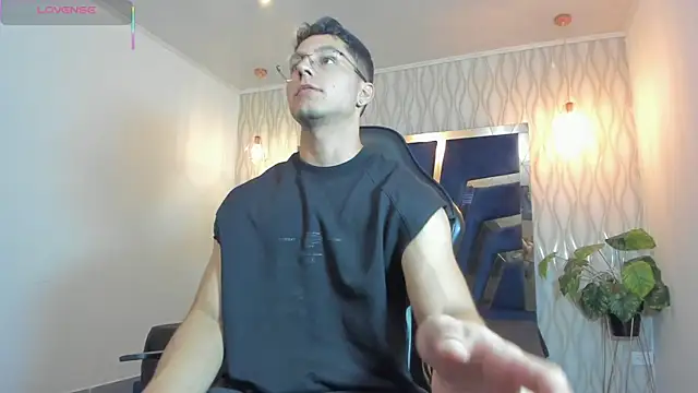 Noah Clarkk online show from April 13, 2026, 5:17 pm