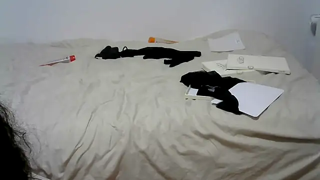 Gwenette66 online show from December 18, 2025, 11:19 pm