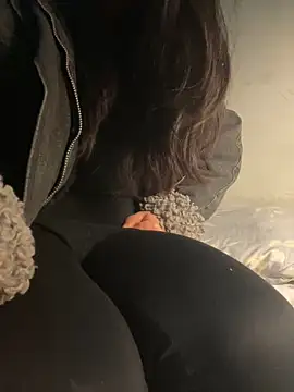 linh-li online show from January 7, 2026, 5:45 am