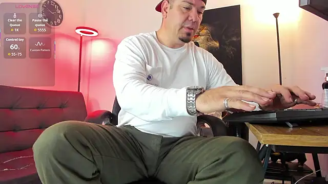 Snapshot of Dante_Bellini chatting on February 23, 2026, 1:44 pm Dante Bellini online show from February 23, 2026, 1:44 pm