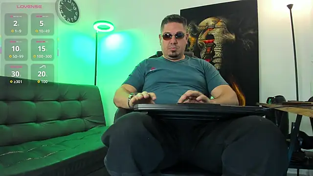 Snapshot of Dante_Bellini chatting on February 15, 2026, 3:22 pm Dante Bellini online show from February 15, 2026, 3:22 pm