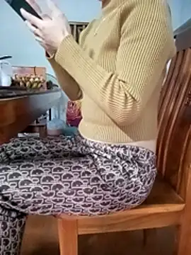 Snapshot of Sweet-Berryy chatting on February 9, 2026, 1:14 am Sweet-Berryy online show from February 9, 2026, 1:14 am