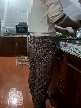 Snapshot of Sweet-Berryy chatting on January 17, 2026, 12:37 am Sweet-Berryy online show from January 17, 2026, 12:37 am