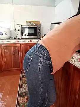 Snapshot of Sweet-Berryy chatting on December 19, 2025, 4:38 am Sweet-Berryy online show from December 19, 2025, 4:38 am