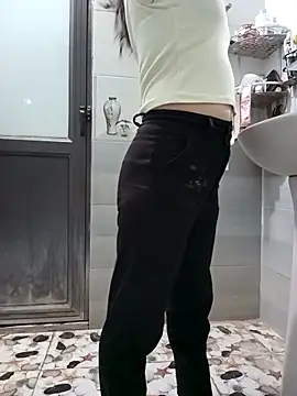 Snapshot of Sweet-Berryy chatting on February 15, 2026, 12:37 pm Sweet-Berryy online show from February 15, 2026, 12:37 pm