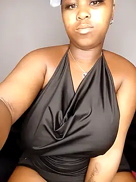 queen serves online show from December 18, 2025, 4:33 pm