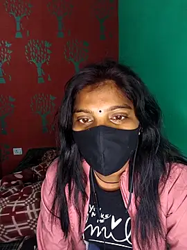 QWEEN7B online show from December 18, 2025, 4:55 pm