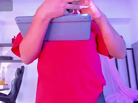 Snapshot of Harmony-01 chatting on December 22, 2025, 7:58 pm Harmony-01 online show from December 22, 2025, 7:58 pm