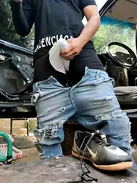 Snapshot of PIGHIGHDIRTY_p0 chatting on February 16, 2026, 6:17 pm PIGHIGHDIRTY p0 online show from February 16, 2026, 6:17 pm