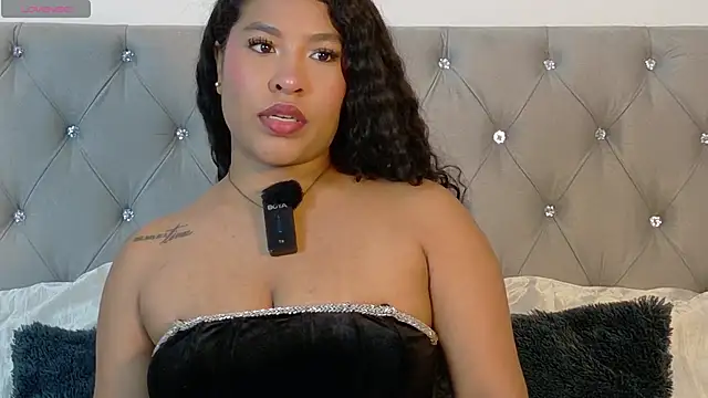Snapshot of izzybelmonth12 chatting on July 11, 2026, 9:48 pm izzybelmonth12 online show from July 11, 2026, 9:48 pm