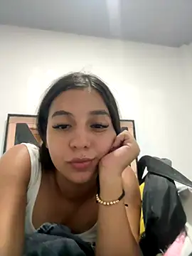 Babyabril18  online show from December 23, 2025, 1:16 am