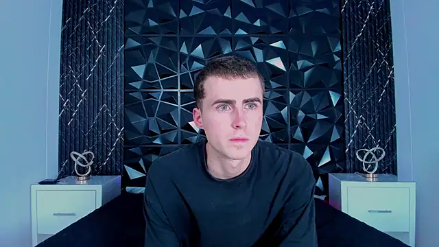 Snapshot of SpaceBoy1 chatting on February 19, 2026, 8:39 pm SpaceBoy1 online show from February 19, 2026, 8:39 pm