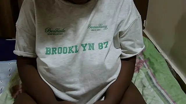 Snapshot of HoneyExtasyXo_ chatting on January 12, 2026, 10:25 pm HoneyExtasyXo online show from January 12, 2026, 10:25 pm