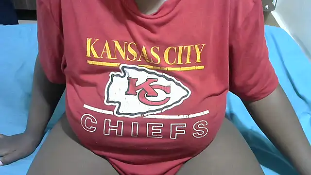 Snapshot of HoneyExtasyXo_ chatting on February 3, 2026, 3:15 am HoneyExtasyXo online show from February 3, 2026, 3:15 am