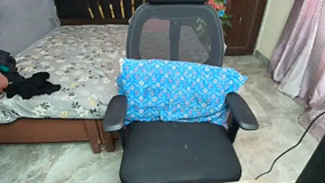 Snapshot of bold-smirthii chatting on June 10, 2026, 4:24 am bold-smirthii online show from June 10, 2026, 4:24 am