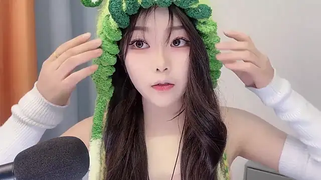 Snapshot of smalldaisy chatting on February 1, 2026, 2:32 am smalldaisy online show from February 1, 2026, 2:32 am