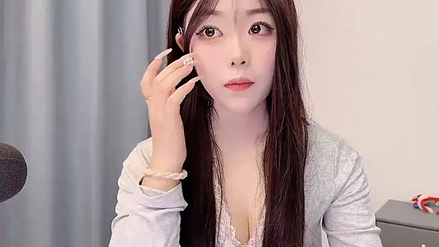 smalldaisy online show from March 23, 2026, 2:33 am