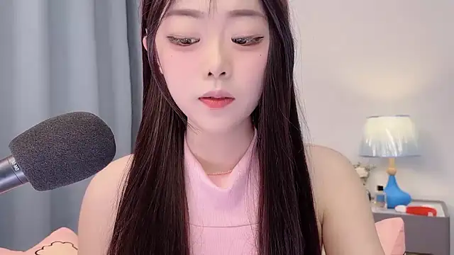 smalldaisy online show from April 7, 2026, 2:46 am