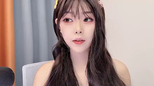 Snapshot of smalldaisy chatting on February 13, 2026, 1:49 am smalldaisy online show from February 13, 2026, 1:49 am