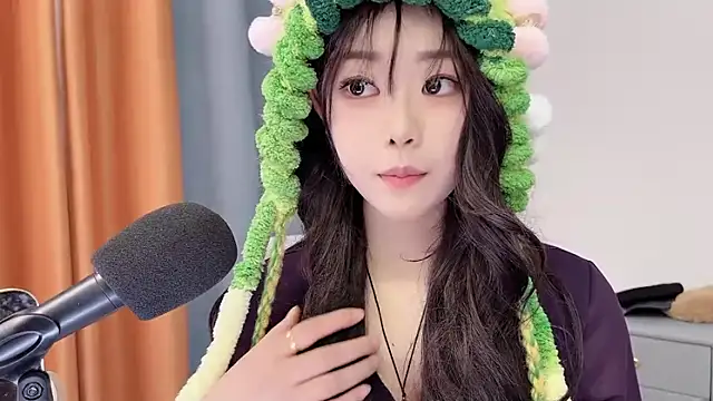 Snapshot of smalldaisy chatting on February 3, 2026, 6:40 am smalldaisy online show from February 3, 2026, 6:40 am