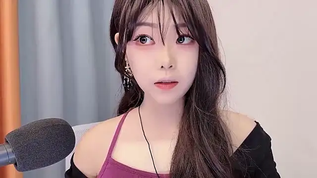 Snapshot of smalldaisy chatting on February 11, 2026, 1:49 am smalldaisy online show from February 11, 2026, 1:49 am