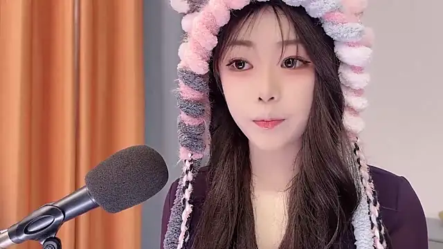 Snapshot of smalldaisy chatting on February 4, 2026, 2:39 am smalldaisy online show from February 4, 2026, 2:39 am