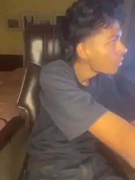 Snapshot of tooexpensive chatting on December 19, 2025, 12:29 pm tooexpensive online show from December 19, 2025, 12:29 pm